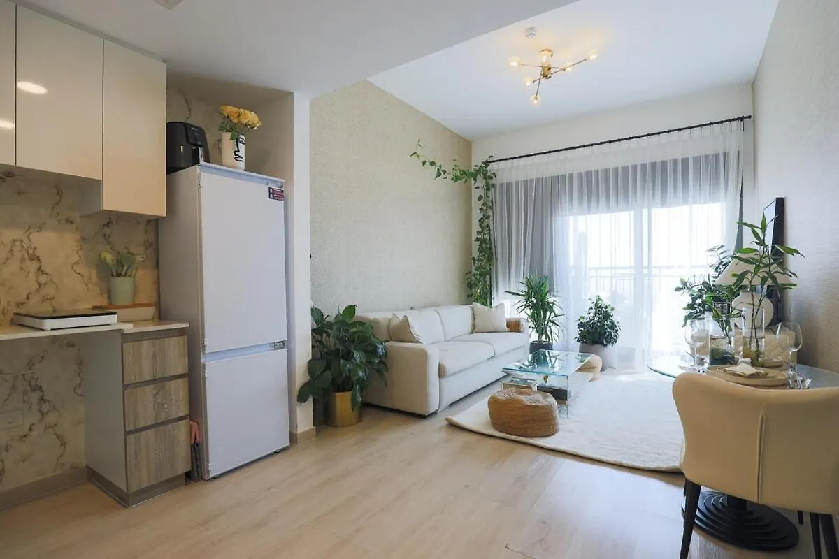 Botanical Bliss 1Br Apartment Dubai 0*,